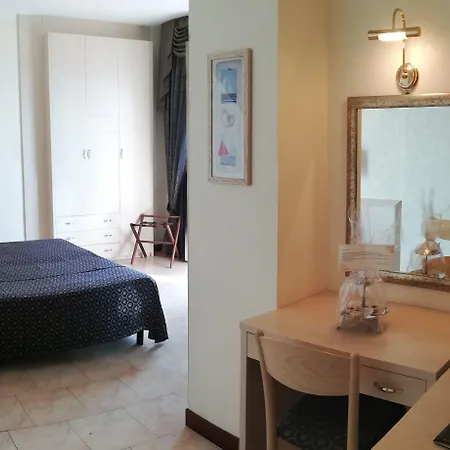 Caravelle&minicaravelle فندق ليدو دي يسولو