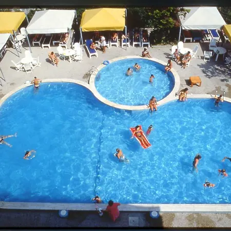 Caravelle&minicaravelle Szálloda 3*